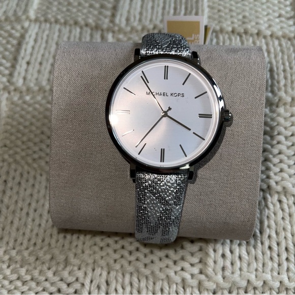 Michael Kors Women\'s Addyson White Dial Watch main image 7